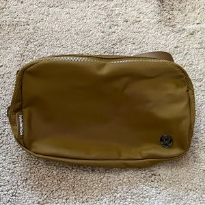 Lululemon Everywhere Belt Bag Burnt Caramel